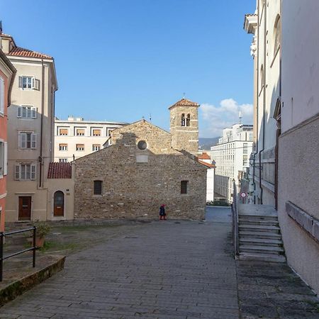 Casa Vacanze Penelope In Centro Storico Triest Exterior foto